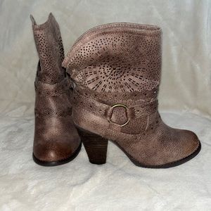 NWOT!! High Heal Boots!!